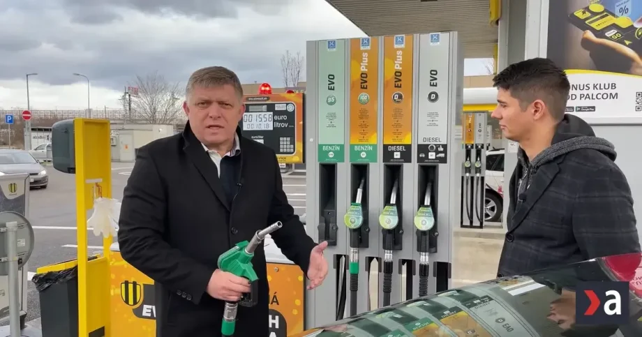 Vláda chce riešiť drahý benzín zlacnením vlakov. „Katastrofa,“ odkázala opozícia