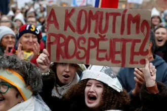 Babiš útočí na médiá v noci. Česko kráča po slovenskej ceste