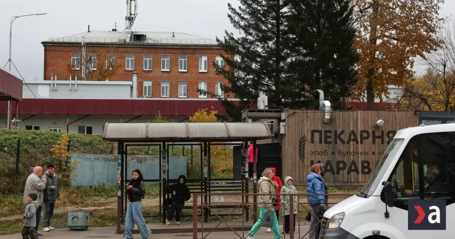 Bitky o antibiotiká v lekárňach, na uliciach opäť rúška. Zabil mor ruskú laborantku?