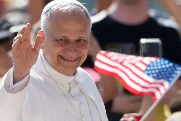 Pápež Lev XIV. zasahuje do amerických volieb. Aký odkaz posiela Donaldovi Trumpovi?