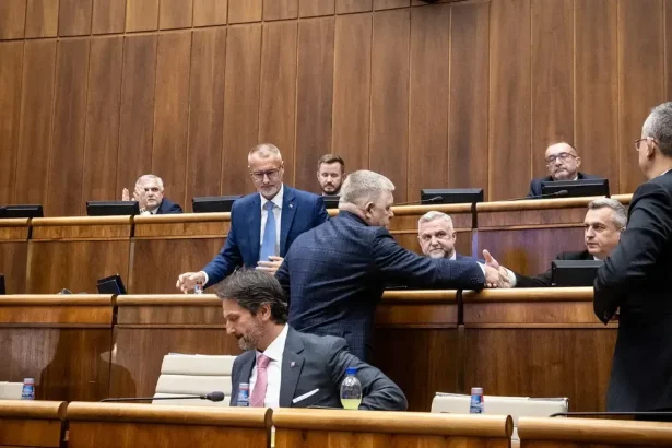 Politici nesmú svojou hlúposťou a zbabelosťou rozbiť našu budúcnosť