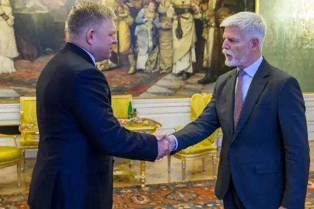 Slovensko má na čele ruského agenta, český prezident je v najužšom kruhu lídrov EÚ