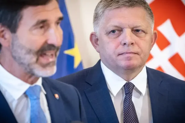 Štyri svetové strany Roberta Fica sa začínajú rozchádzať