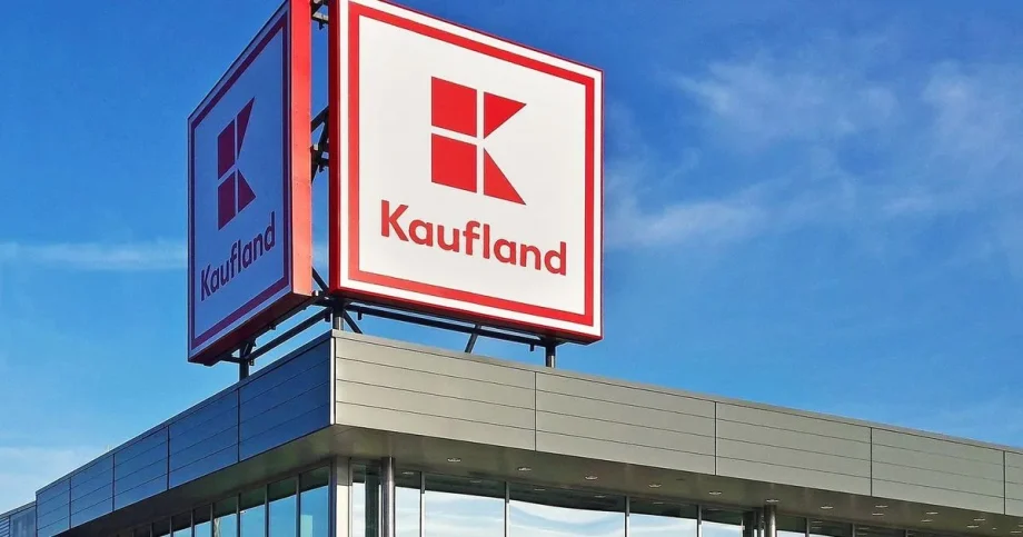 V Kauflande niekoľko hodín nešli platby kartou, ako odškodnenie dáva zľavu